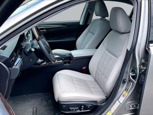 Used 2018 Lexus ES 350 w/ Ultra Luxury Package FWD image 8