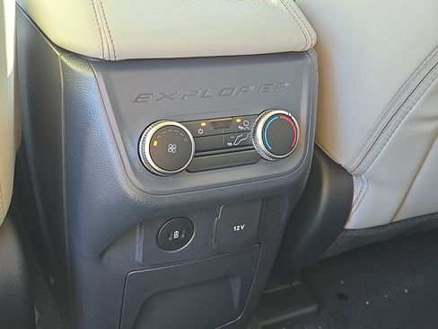 New 2026 Ford Explorer Active image 28