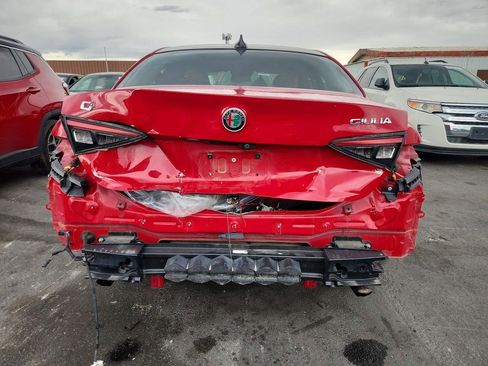 Used 2018 Alfa Romeo Giulia Ti Sport w/ Quick Order Package 22S Sport AWD/4WD image 4