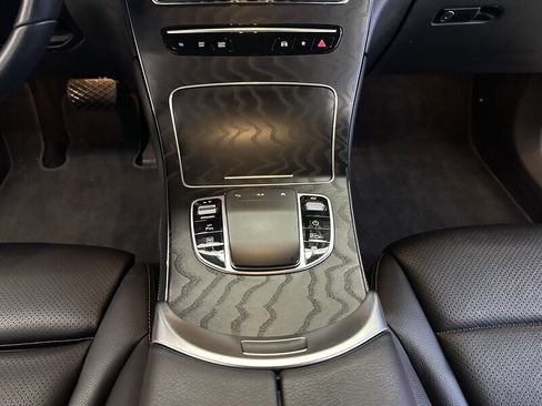 Used 2021 Mercedes-Benz GLC 300 4MATIC image 19