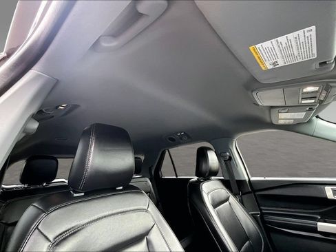 Used 2023 Ford Explorer XLT w/ Equipment Group 202A AWD/4WD image 11