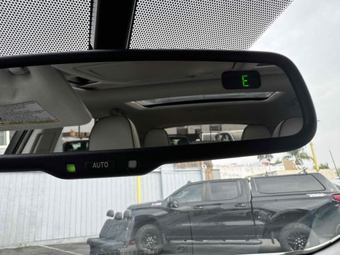 Used 2015 Toyota Venza XLE w/ XLE Premium Package image 34