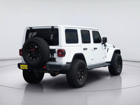 Used 2018 Jeep Wrangler Unlimited Sahara AWD/4WD image 6