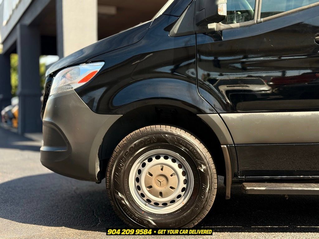 Used 2019 Mercedes-Benz Sprinter 2500 image 12