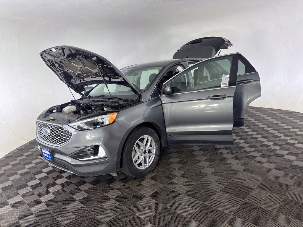 Used 2023 Ford Edge SEL AWD/4WD image 11
