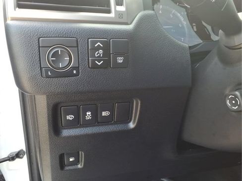 Used 2020 Lexus GX 460 Premium w/ Premium Package AWD/4WD image 26