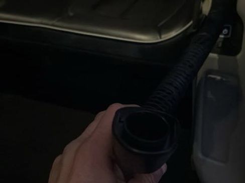 Used 2023 Chrysler Pacifica Limited w/ Uconnect Theater Family Group image 23