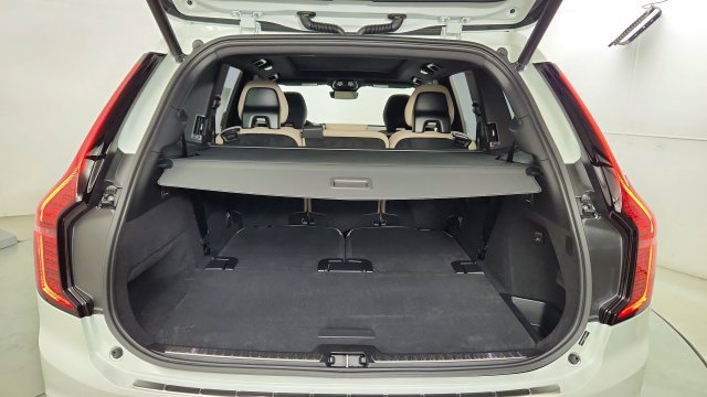 Used 2026 Volvo XC90 B6 Plus w/ Protection Package AWD/4WD image 44