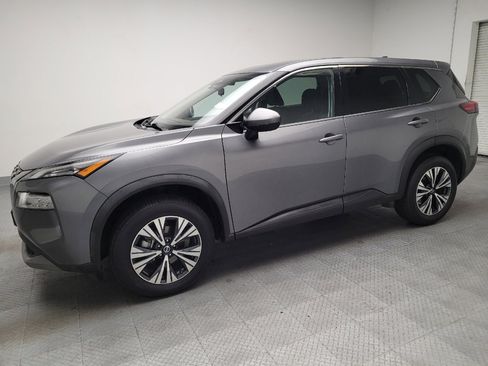 Used 2021 Nissan Rogue SV FWD image 2