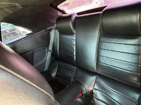 Used 2010 Ford Mustang GT RWD image 10