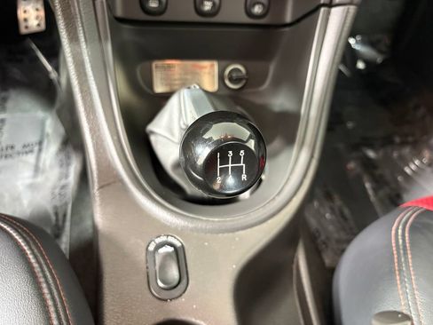 Used 2004 Ford Mustang GT RWD image 20