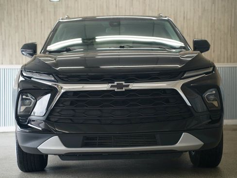 Used 2024 Chevrolet Blazer LT w/ Convenience Package FWD image 3