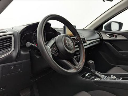 Used 2018 MAZDA MAZDA3 Sport FWD image 22