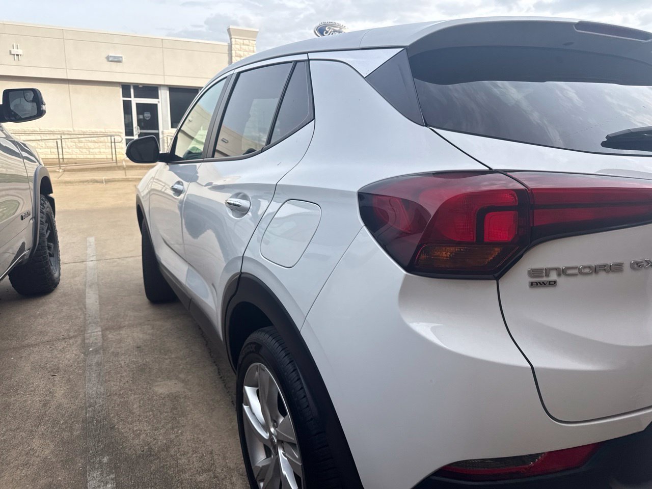 Used 2025 Buick Encore GX Preferred AWD/4WD image 6