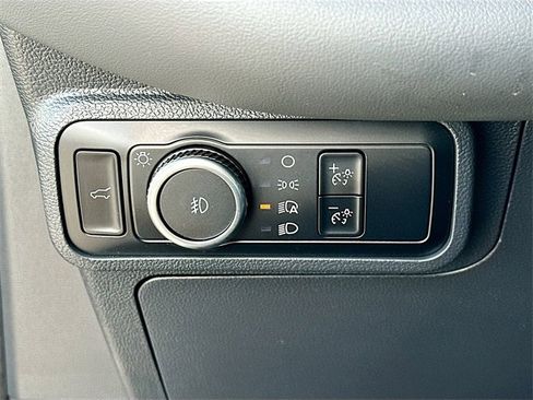 Used 2025 Ford Explorer Active w/ Active Comfort Package image 10