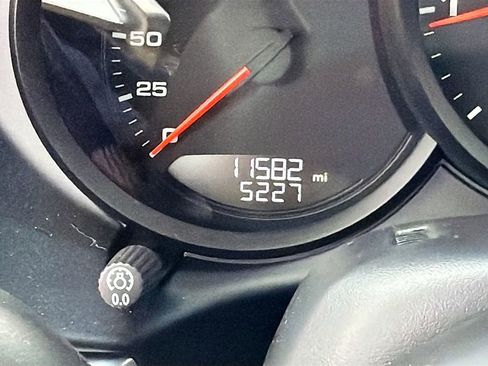 Used 2025 Porsche 718 Cayman image 37