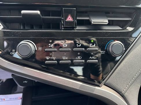 Used 2022 Toyota Camry LE FWD image 17