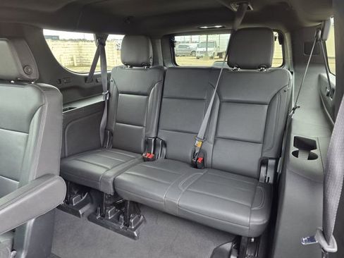 Used 2023 Chevrolet Suburban LT image 18