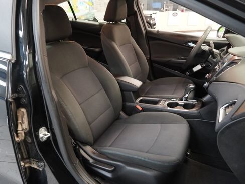 Used 2018 Chevrolet Cruze LT FWD image 24