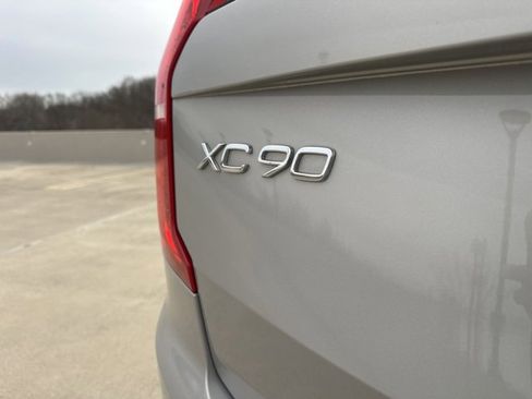 Certified 2024 Volvo XC90 T8 Plus w/ Protection Package Premier image 38