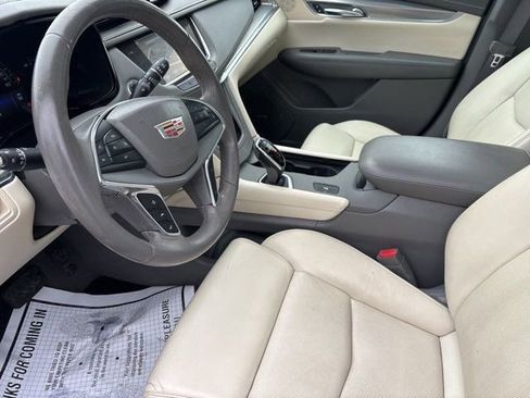 Used 2017 Cadillac XT5 Luxury w/ Driver Awareness Package image 11