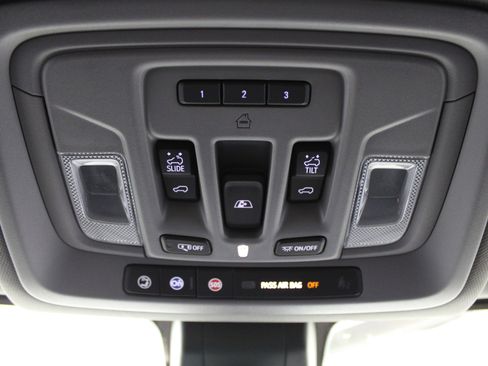 Used 2020 GMC Sierra 3500 Denali w/ Denali Ultimate Package image 27