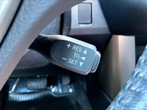 Used 2015 Toyota RAV4 Limited w/ Technology Package AWD/4WD image 34