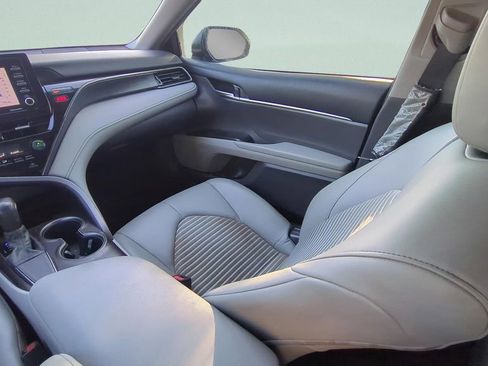 Used 2021 Toyota Camry SE FWD image 15