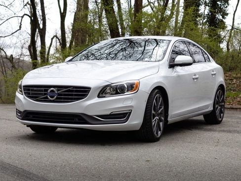 Used 2015 Volvo S60 T6 Platinum FWD image 13