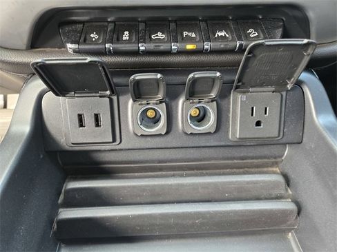 Used 2018 GMC Sierra 1500 SLT image 19