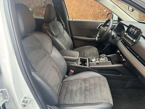 Used 2024 Mitsubishi Outlander SE image 31