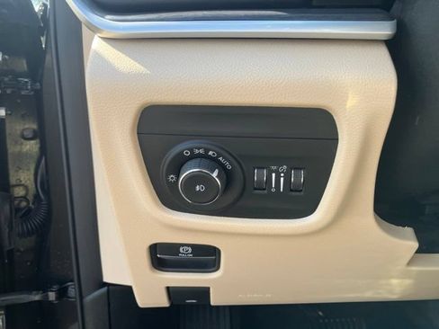 Used 2021 Jeep Grand Cherokee L Limited AWD/4WD image 14