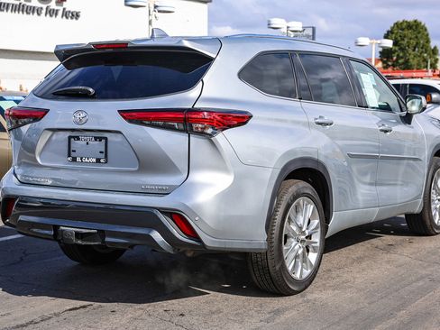 Used 2022 Toyota Highlander Limited image 31