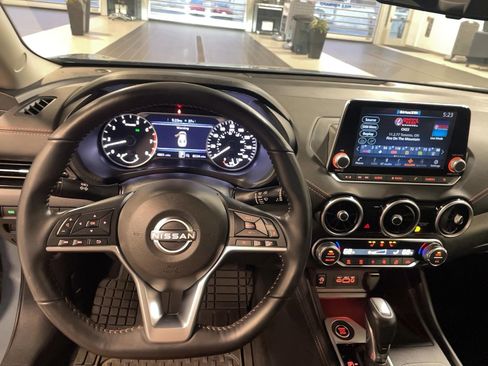 Used 2024 Nissan Sentra SR w/ SR Premium Package image 16