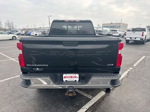 Used 2022 Chevrolet Silverado 2500 LTZ w/ LTZ Premium Package image 22