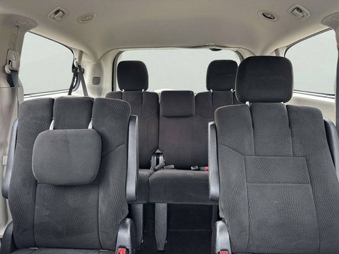 Used 2014 Dodge Grand Caravan SE w/ Quick Order Package 29E SE FWD image 28