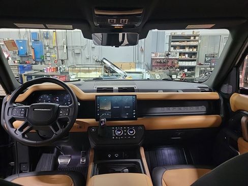 Used 2024 Land Rover Defender 110 X image 23