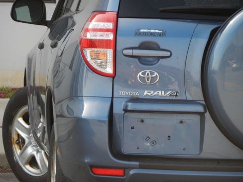 Used 2009 Toyota RAV4 2WD image 1