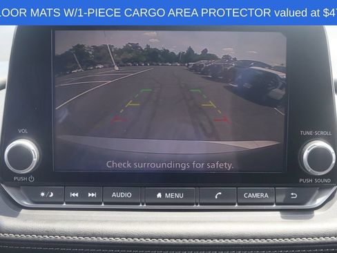 Used 2025 Nissan Rogue SV AWD/4WD image 4