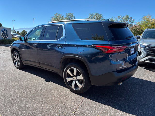Used 2022 Chevrolet Traverse LT w/ LT Premium Package FWD image 4