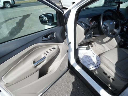 Used 2016 Ford Escape Titanium image 9