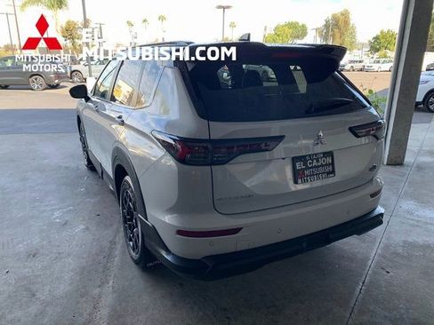 New 2026 Mitsubishi Outlander AWD image 5