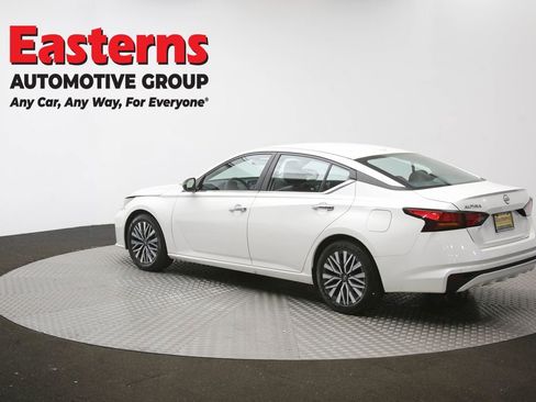 Used 2025 Nissan Altima 2.5 SV FWD image 63