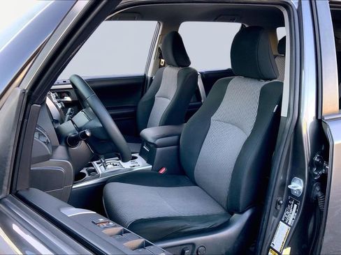 Used 2018 Toyota 4Runner SR5 image 15