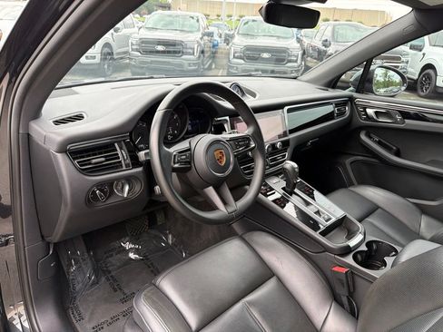 Used 2023 Porsche Macan Turbo AWD/4WD image 12