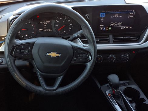 Used 2024 Chevrolet Trax LS w/ LS Convenience Package image 13