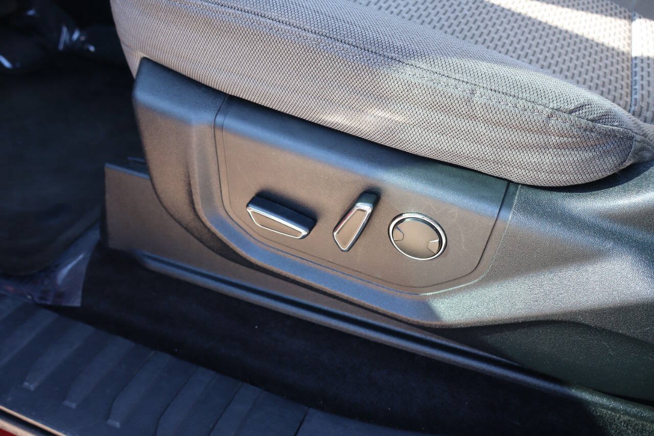 Used 2015 Ford F150 XLT w/ Equipment Group 302A Luxury RWD image 16