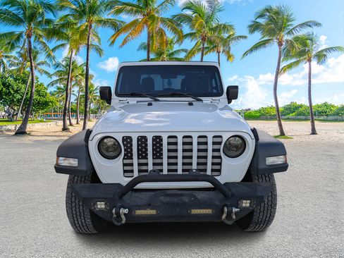 Used 2022 Jeep Gladiator Sport image 8