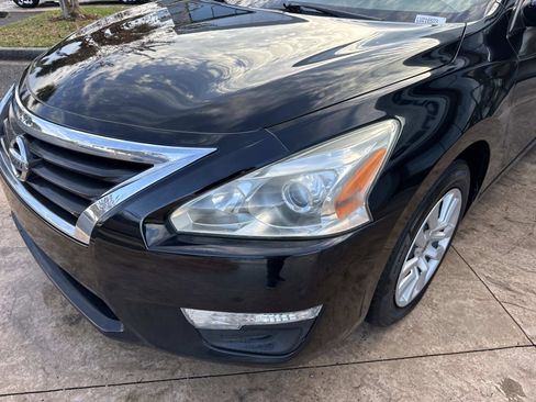 Used 2014 Nissan Altima 2.5 S image 9