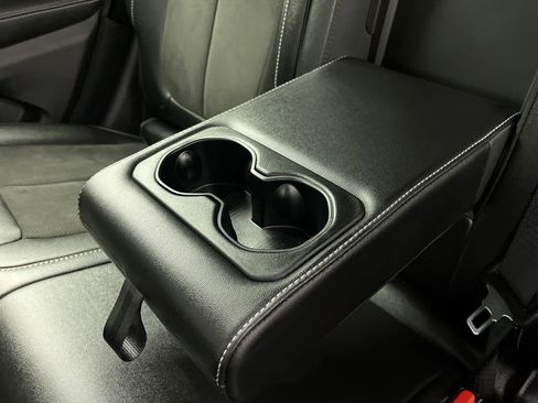 Used 2024 Jeep Grand Cherokee Altitude AWD/4WD image 25